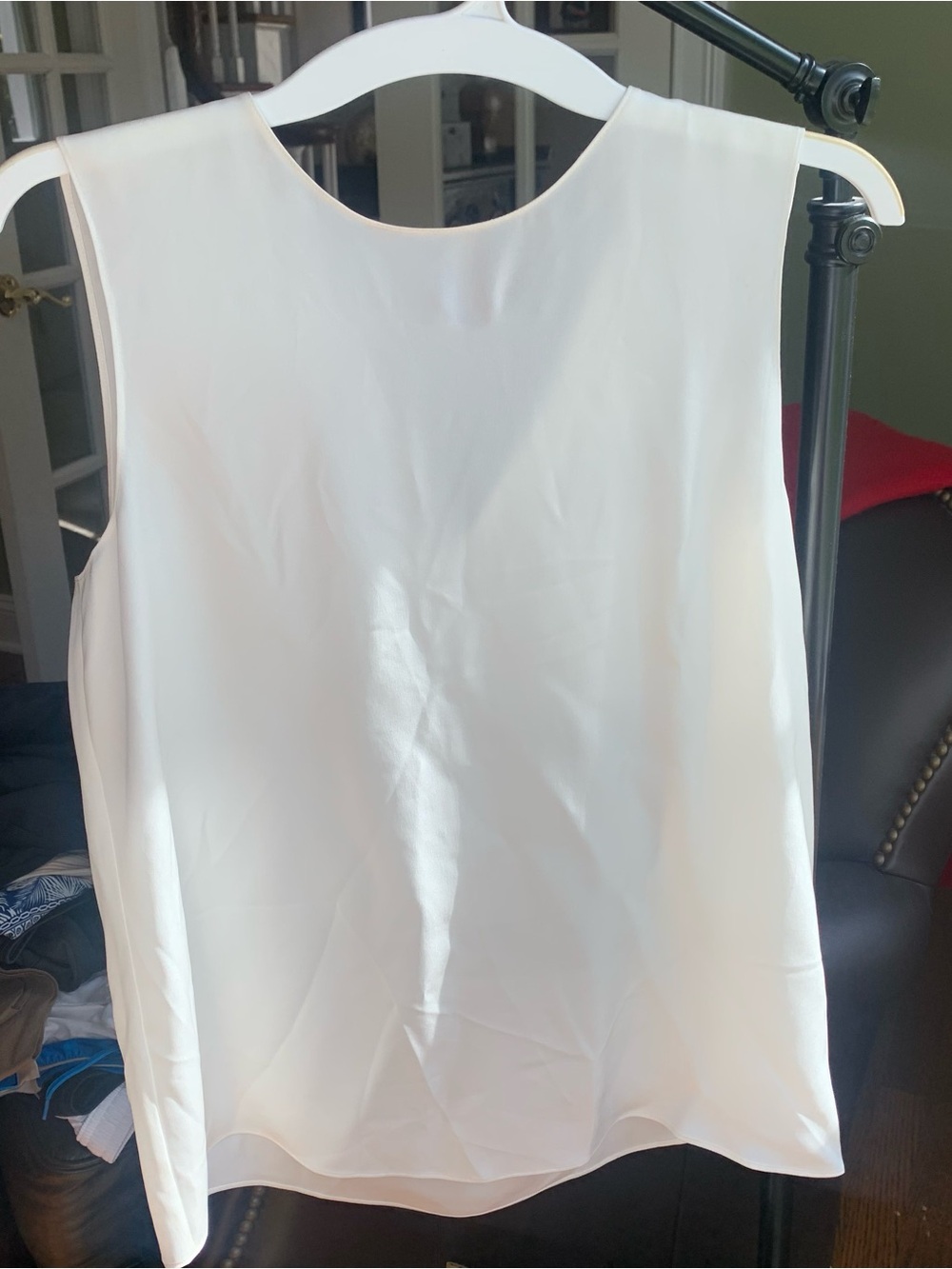 NEW THEORY Sleeveless Silk Georgette Straight Shell Blouse Sz S in Ivory